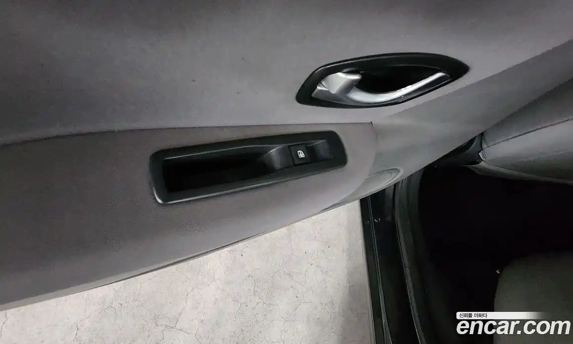 Renault SM3 2010 1.6 Автомат в Москве № 152854, фото 11