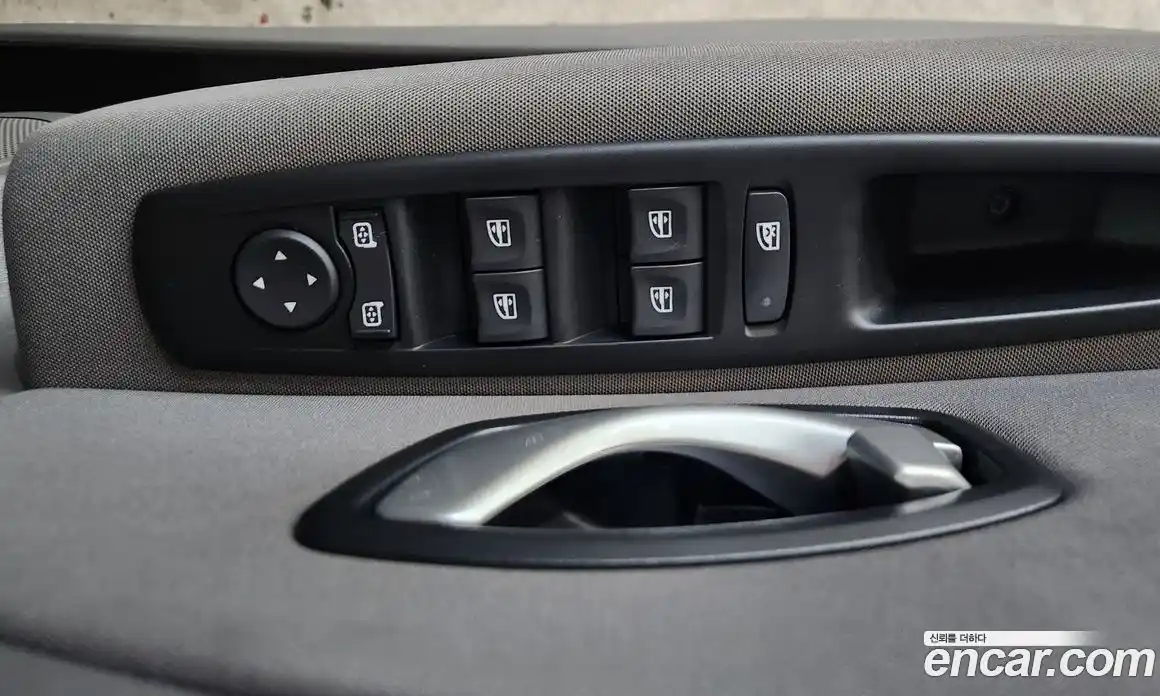 Renault SM3 2010 1.6 Автомат в Москве № 152854, фото 19