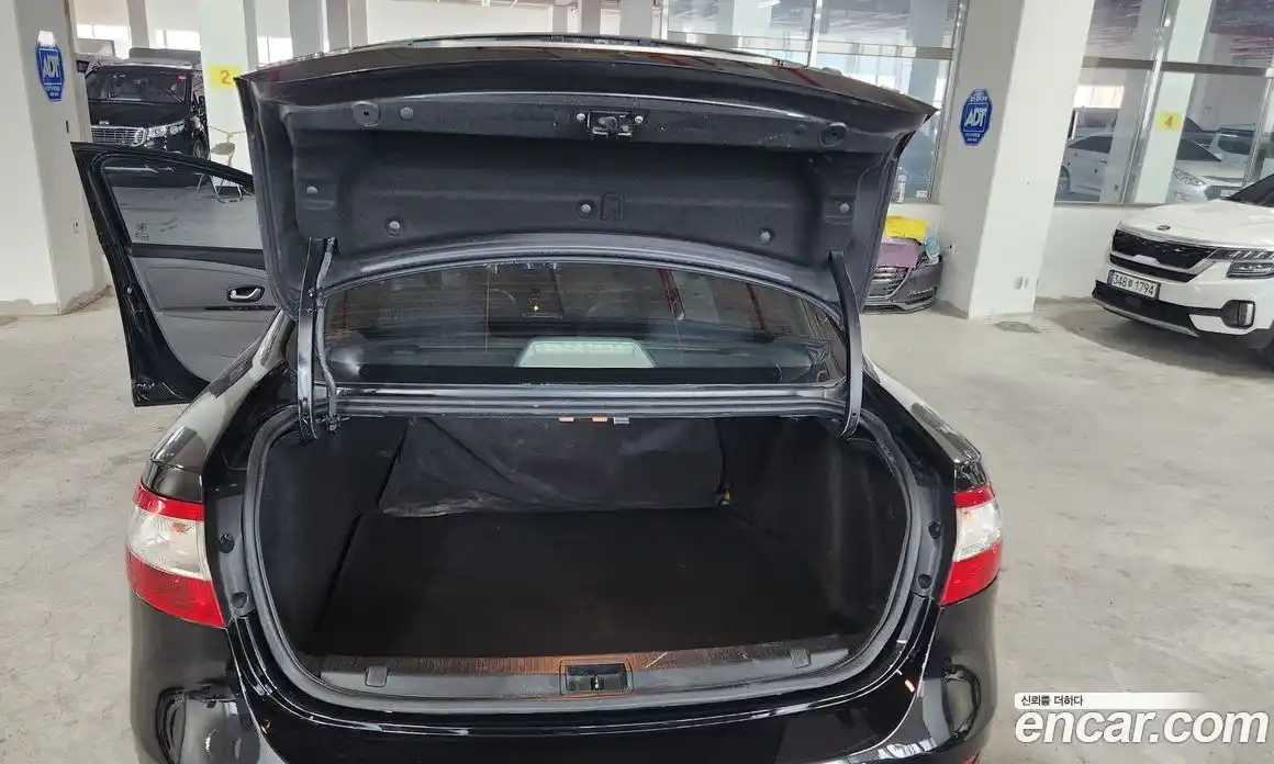 Renault SM3 2010 1.6 Автомат в Москве № 152854, фото 20