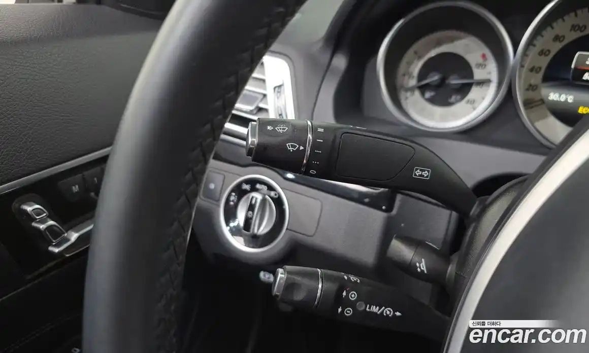 Mercedes-Benz E-Class 2014 2.0 Автомат в Москве № 160353, фото 19