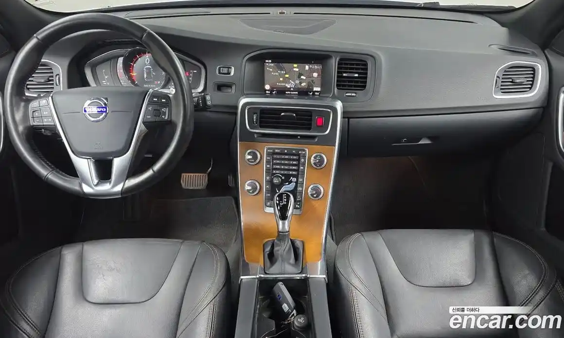 Volvo V60 2018 2.0 Автомат в Москве № 161454, фото 11