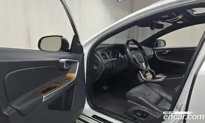 Volvo V60 2018 2.0 Автомат в Москве № 161454, миниатюра 2