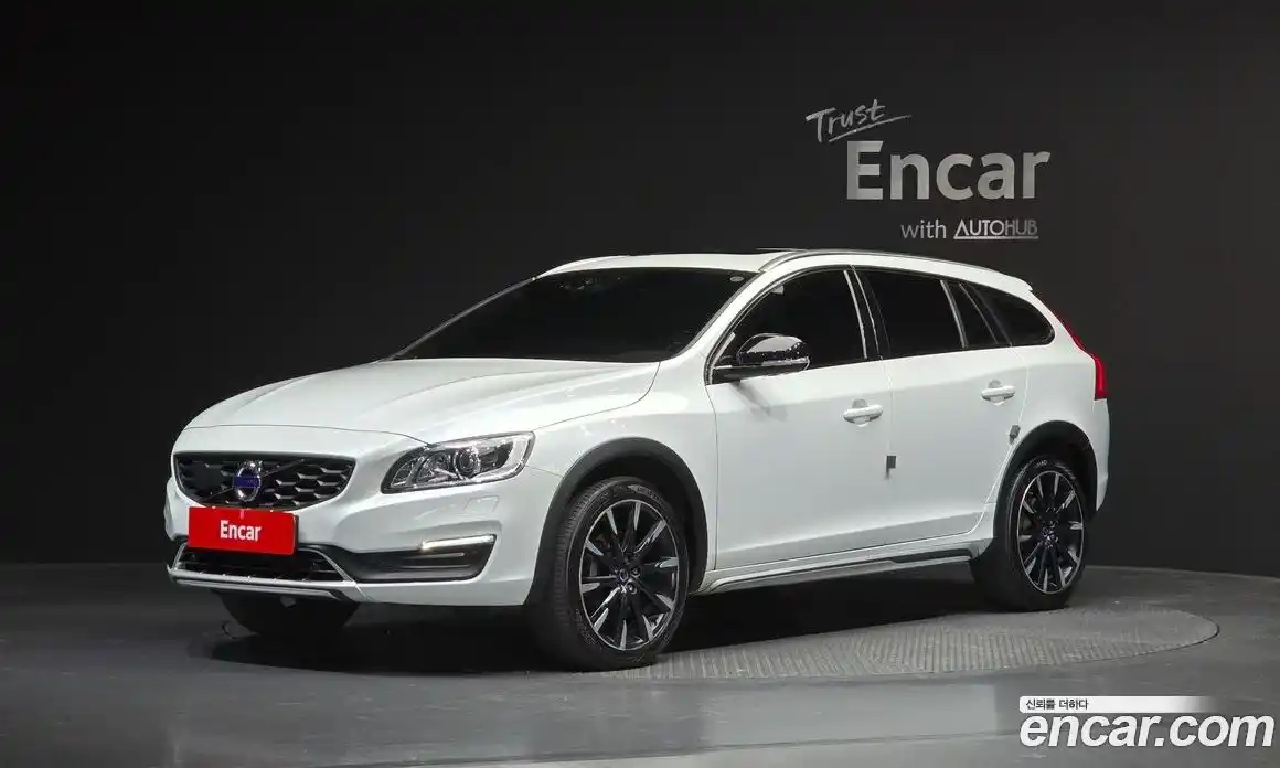 Volvo V60 2018 2.0 Автомат в Москве № 161454, фото 8