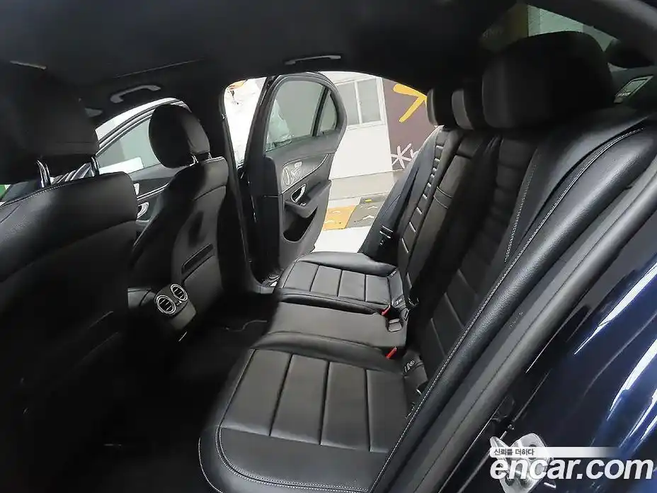 Mercedes-Benz E-Class 2022 1.9 Автомат в Москве № 161883, фото 10