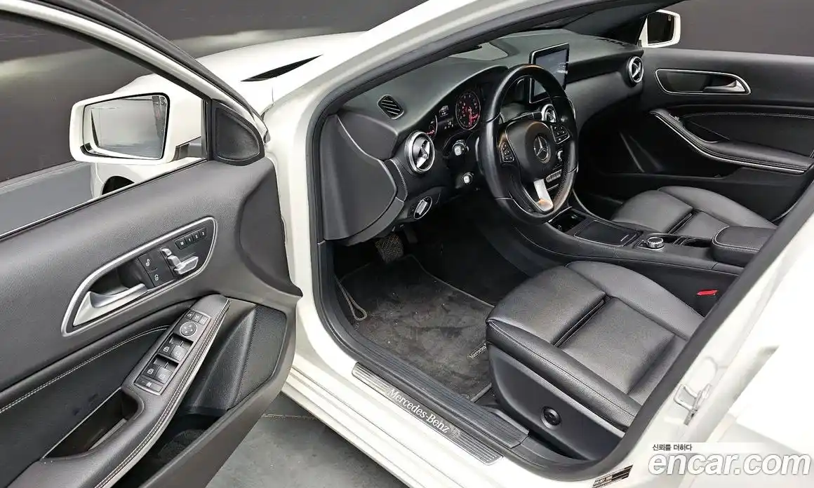 Mercedes-Benz A-Class 2016 1.6 Автомат в Москве № 161890, фото 1