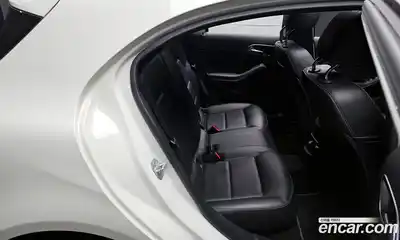 Mercedes-Benz A-Class 2016 1.6 Автомат в Москве № 161890, миниатюра 2