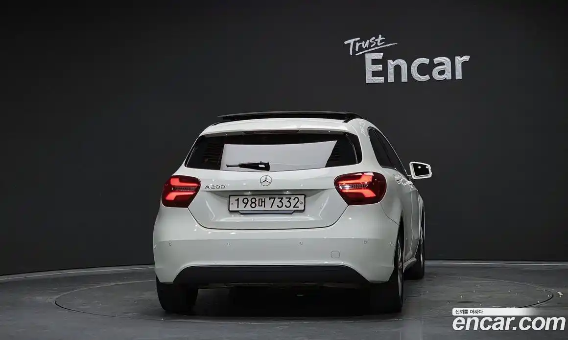 Mercedes-Benz A-Class 2016 1.6 Автомат в Москве № 161890, фото 6