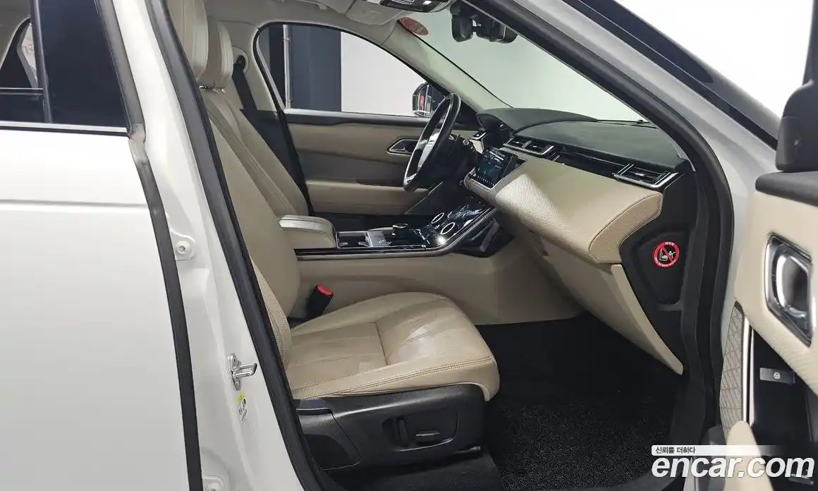 Land Rover Range-Rover Velar 2018 2.0 Автомат в Москве № 166660, фото 12