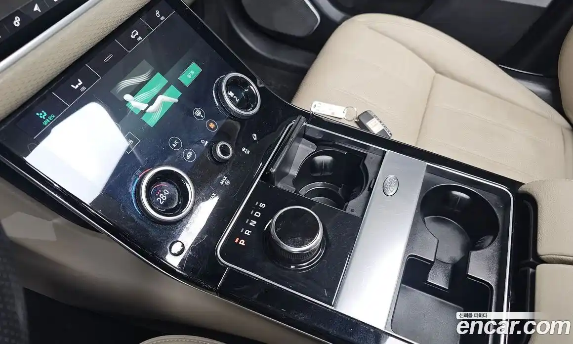 Land Rover Range-Rover Velar 2018 2.0 Автомат в Москве № 166660, фото 16