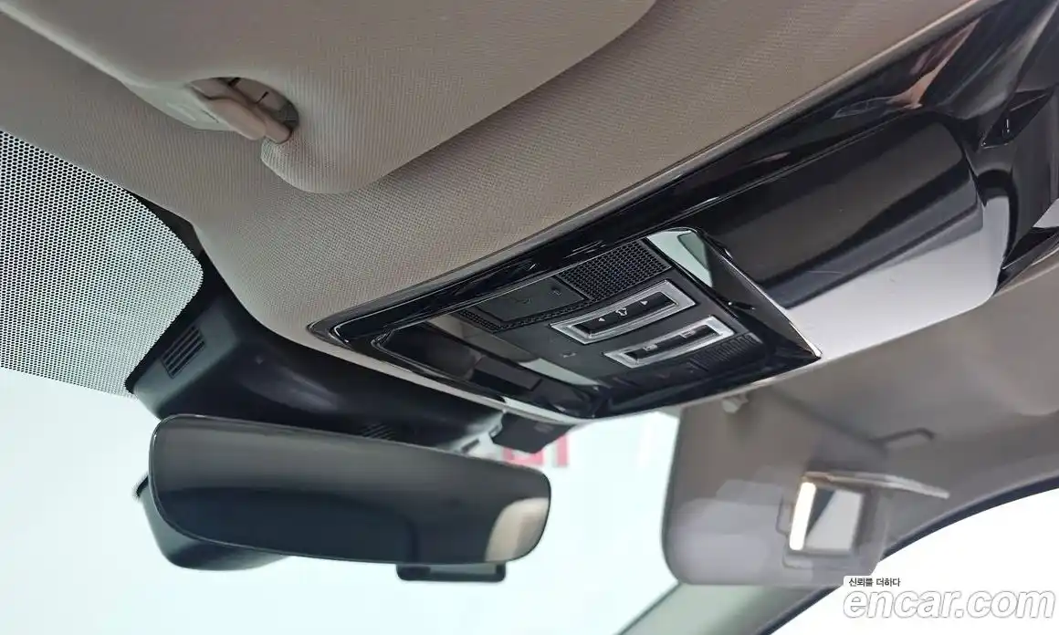 Land Rover Range-Rover Velar 2018 2.0 Автомат в Москве № 166660, фото 17