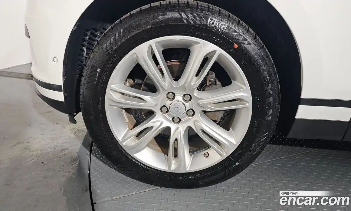 Land Rover Range-Rover Velar 2018 2.0 Автомат в Москве № 166660, фото 5