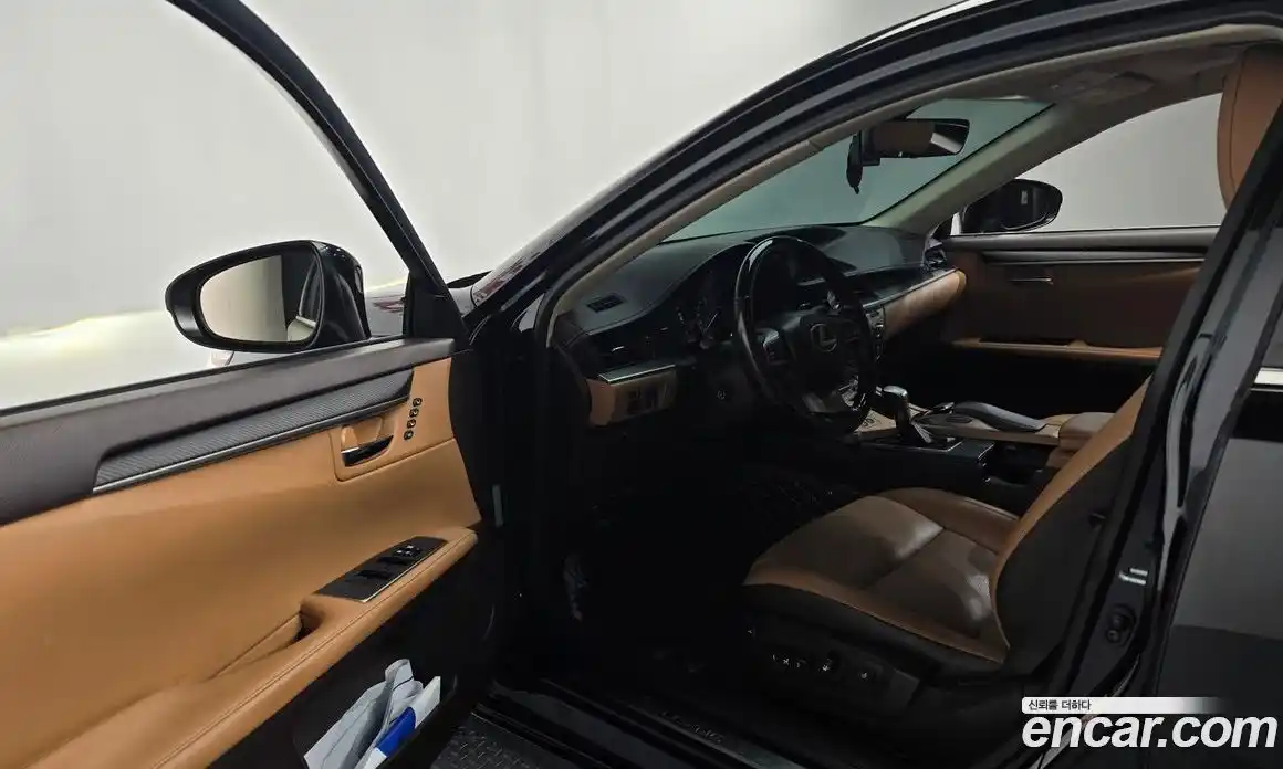 Lexus ES 2017 2.5 Автомат в Москве № 168276, фото 18