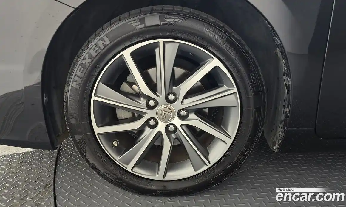 Lexus ES 2017 2.5 Автомат в Москве № 168276, фото 19