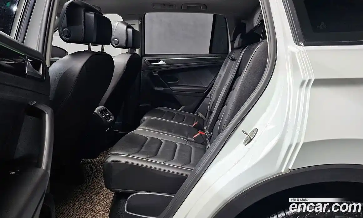 Volkswagen Tiguan 2023 2.0 Автомат в Москве № 168507, фото 12