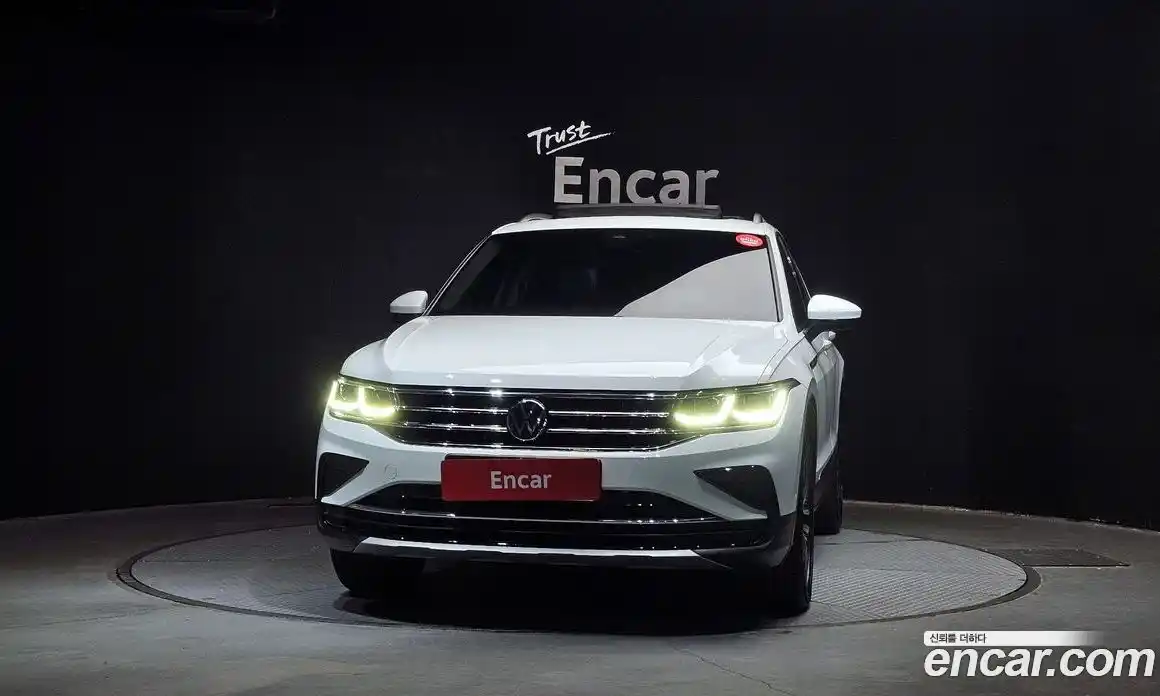 Volkswagen Tiguan 2023 2.0 Автомат в Москве № 168507, фото 3
