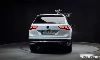Volkswagen Tiguan 2023 2.0 Автомат в Москве № 168507, миниатюра 4