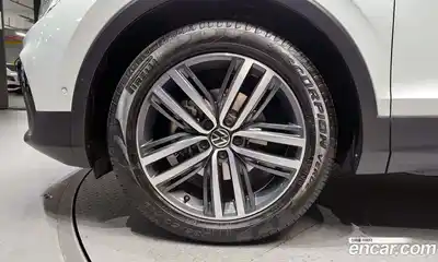 Volkswagen Tiguan 2023 2.0 Автомат в Москве № 168507, миниатюра 5