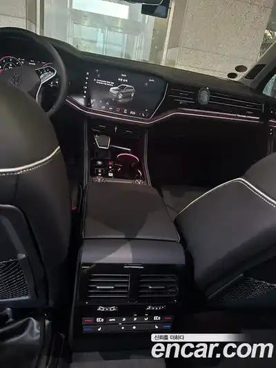 Volkswagen Touareg 2024 3.0 Автомат в Москве № 169131, миниатюра 9