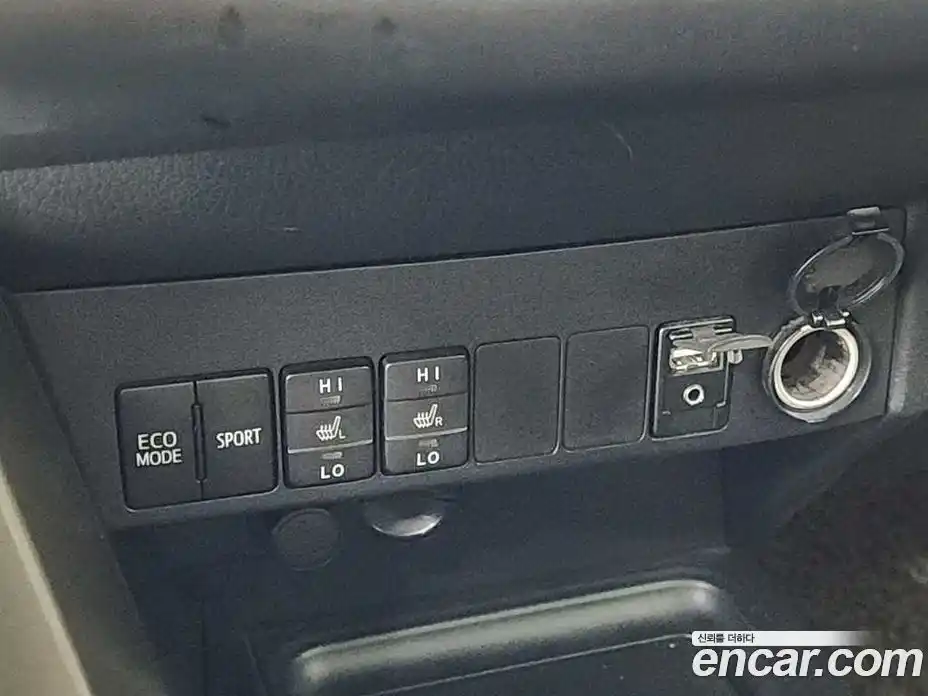 Toyota RAV4 2015 2.5 Автомат в Москве № 170360, фото 13