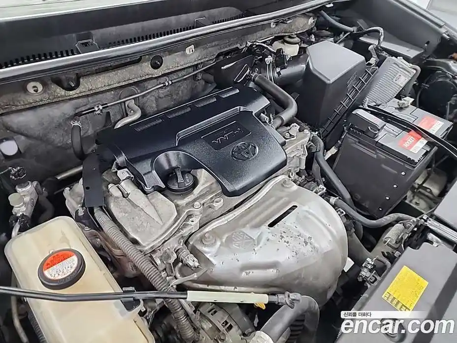 Toyota RAV4 2015 2.5 Автомат в Москве № 170360, фото 17