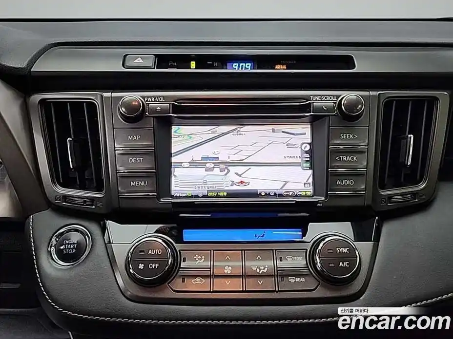 Toyota RAV4 2015 2.5 Автомат в Москве № 170360, фото 10