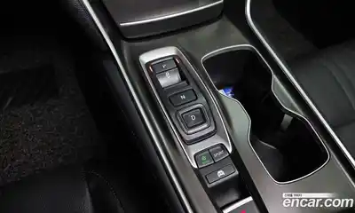 Honda Accord 2018 2.0 Автомат в Москве № 170630, миниатюра 11