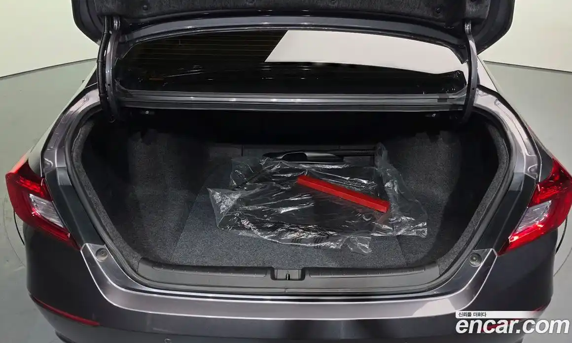 Honda Accord 2018 2.0 Автомат в Москве № 170630, фото 8