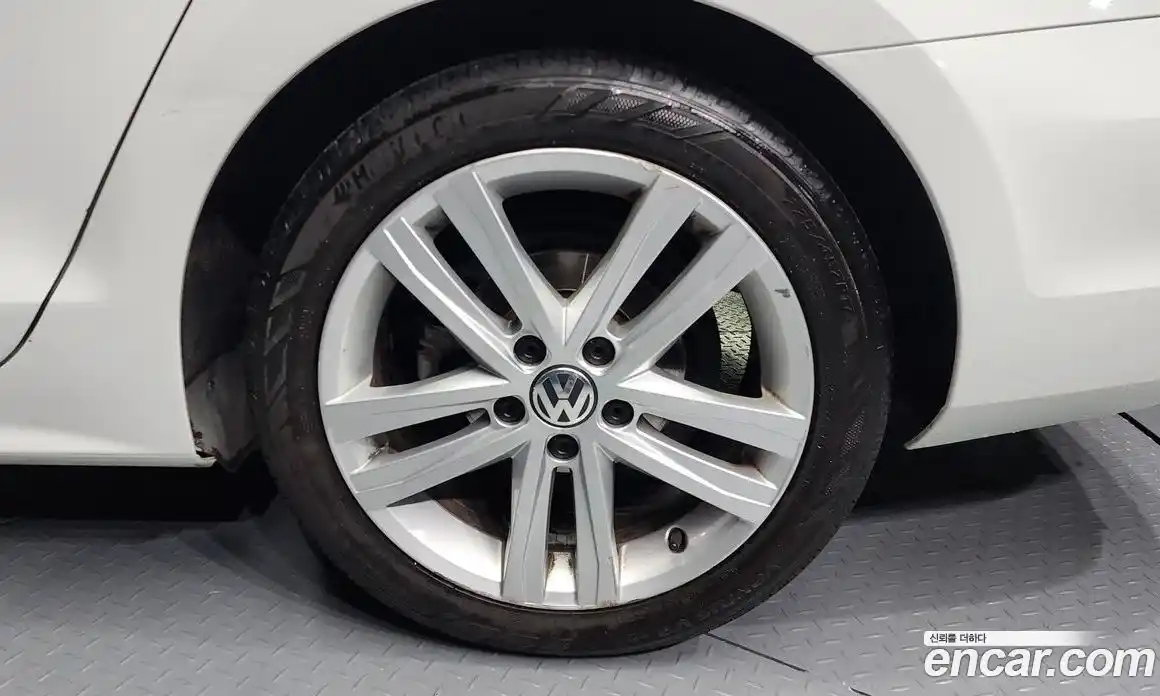 Volkswagen Jetta 2015 2.0 Автомат в Москве № 176974, фото 3