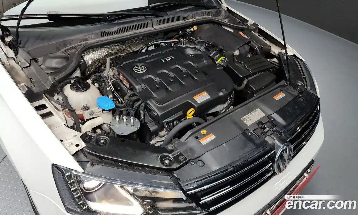 Volkswagen Jetta 2015 2.0 Автомат в Москве № 176974, фото 8