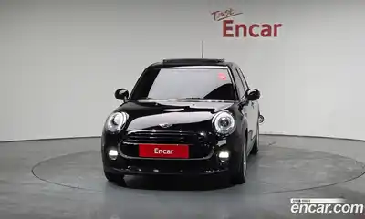 Mini Cooper 2017 1.5 Автомат в Москве № 184638, миниатюра 12