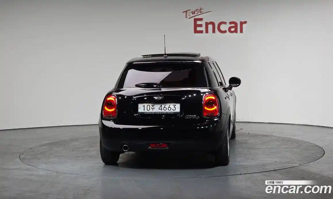 Mini Cooper 2017 1.5 Автомат в Москве № 184638, фото 15