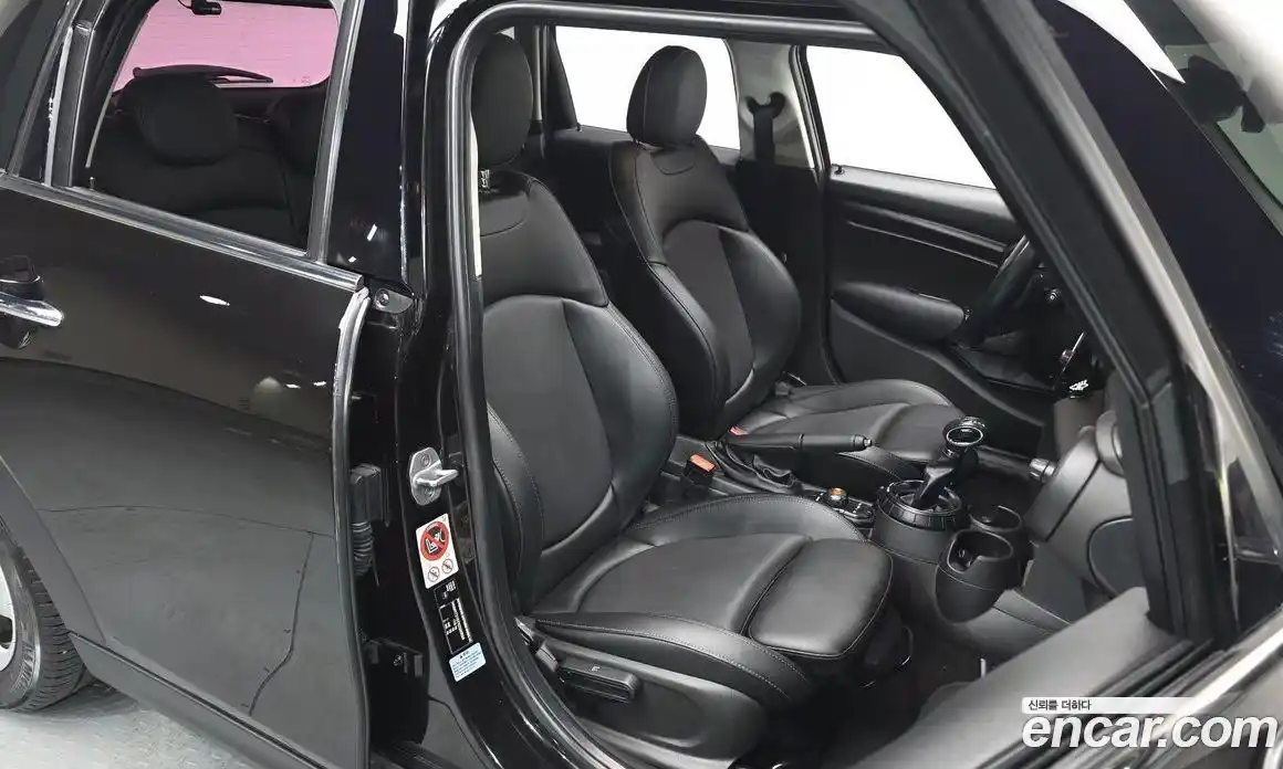 Mini Cooper 2017 1.5 Автомат в Москве № 184638, фото 18