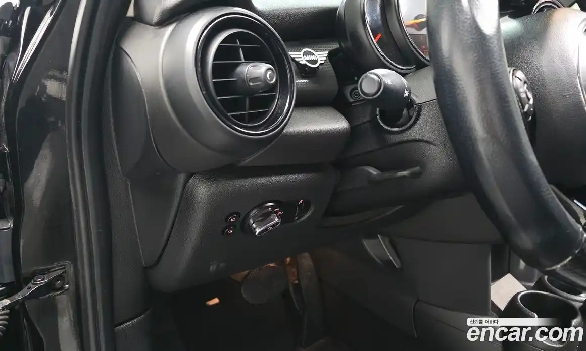 Mini Cooper 2017 1.5 Автомат в Москве № 184638, фото 3