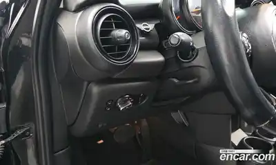 Mini Cooper 2017 1.5 Автомат в Москве № 184638, миниатюра 3