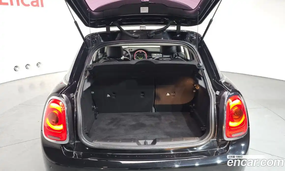 Mini Cooper 2017 1.5 Автомат в Москве № 184638, фото 6