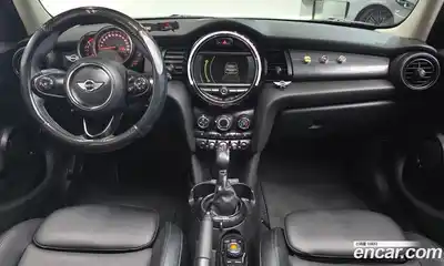 Mini Cooper 2017 1.5 Автомат в Москве № 184638, миниатюра 9