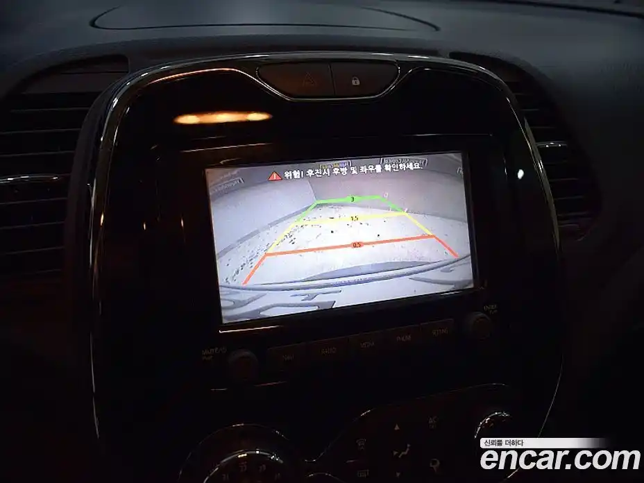 Renault QM3 2014 1.5 Автомат в Москве № 186392, фото 18