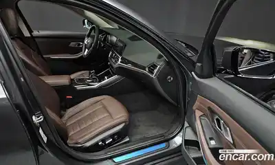 BMW 3-Series 2021 2.0 Автомат в Москве № 189300, миниатюра 2