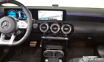 Mercedes-Benz A-Class 2023 2.0 Автомат в Москве № 193773, миниатюра 3