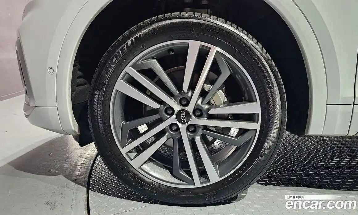 Audi Q5 2023 2.0 Автомат в Москве № 195951, фото 19