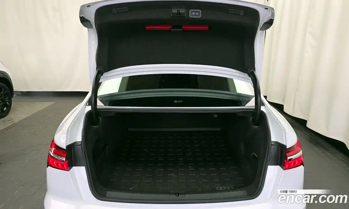 Audi A6 2021 2.0 Автомат в Москве № 196359, фото 19