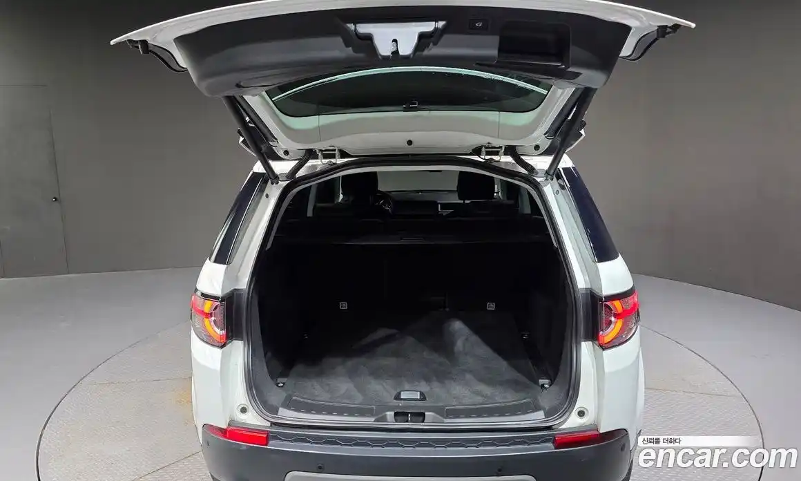 Land Rover Discovery Sport 2019 2.0 Автомат в Москве № 198213, фото 16