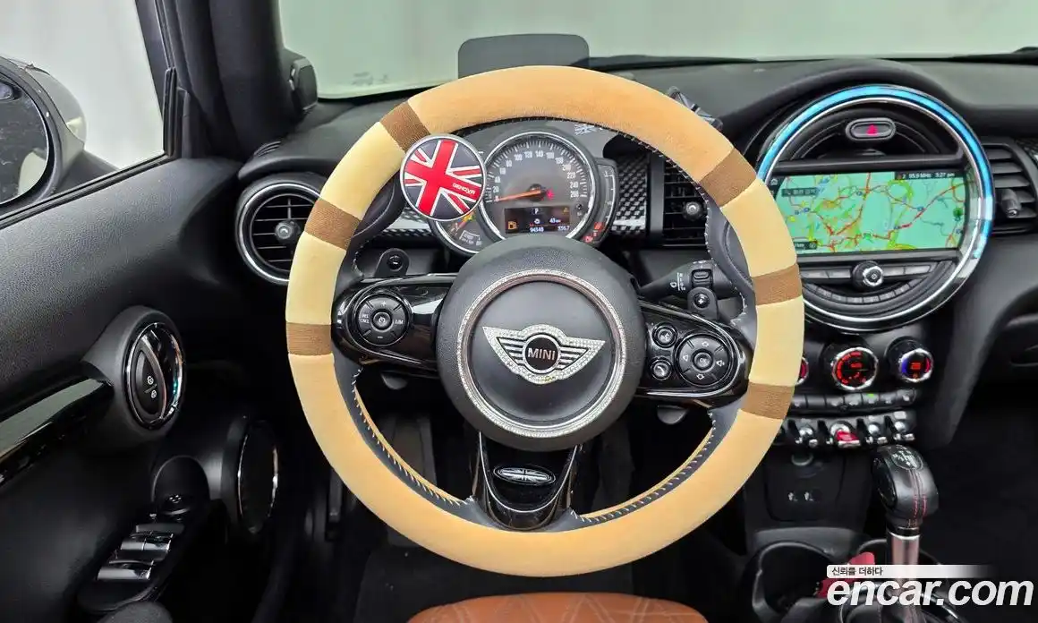 Mini Cooper Convertible 2019 2.0 Автомат в Москве № 198400, фото 14