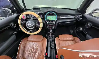 Mini Cooper Convertible 2019 2.0 Автомат в Москве № 198400, миниатюра 4