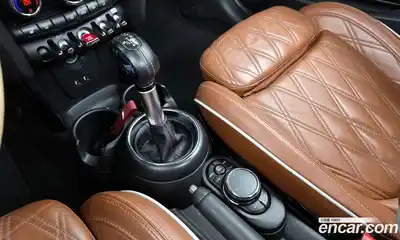 Mini Cooper Convertible 2019 2.0 Автомат в Москве № 198400, миниатюра 6