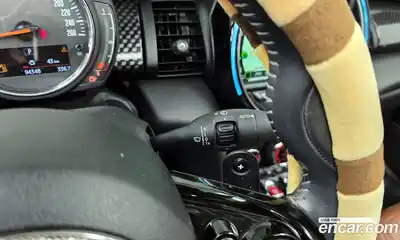 Mini Cooper Convertible 2019 2.0 Автомат в Москве № 198400, миниатюра 8