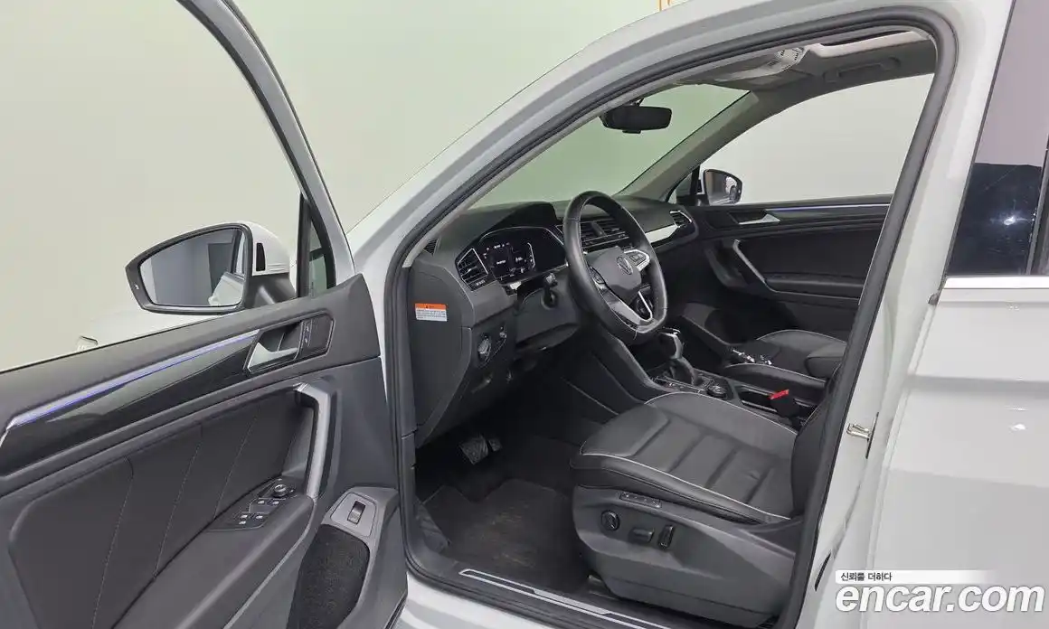 Volkswagen Tiguan 2023 2.0 Автомат в Москве № 198995, фото 13