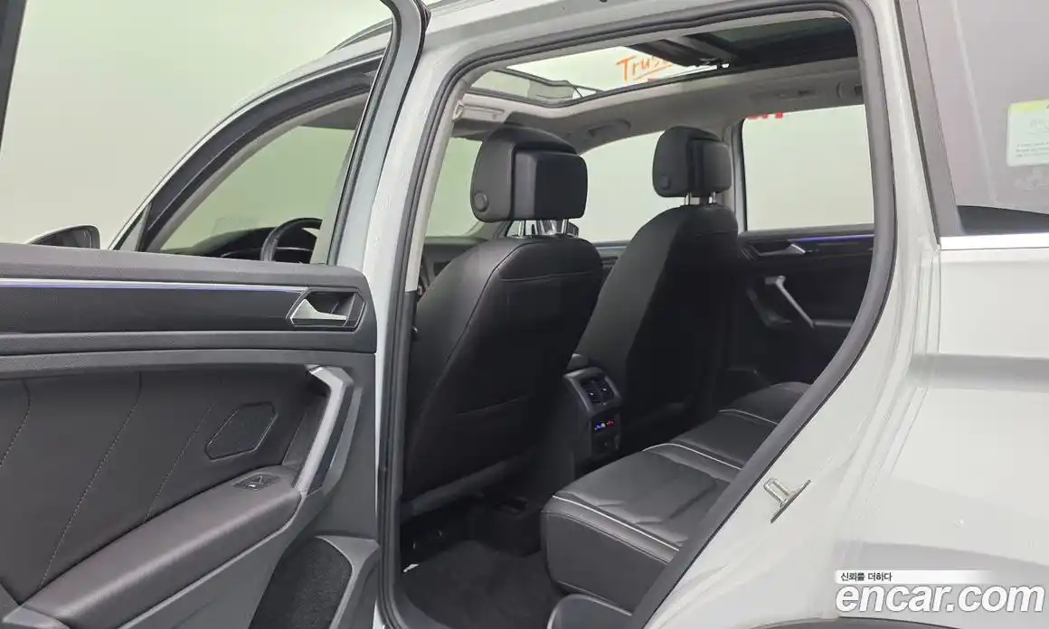 Volkswagen Tiguan 2023 2.0 Автомат в Москве № 198995, фото 17