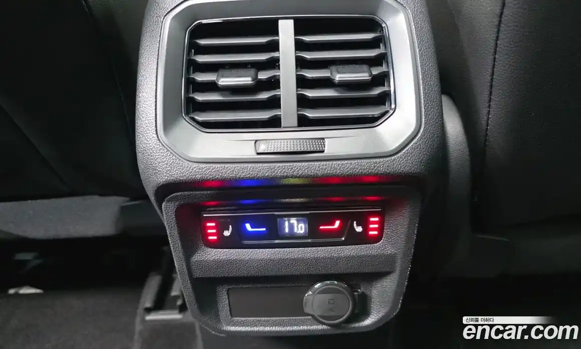 Volkswagen Tiguan 2023 2.0 Автомат в Москве № 198995, фото 18