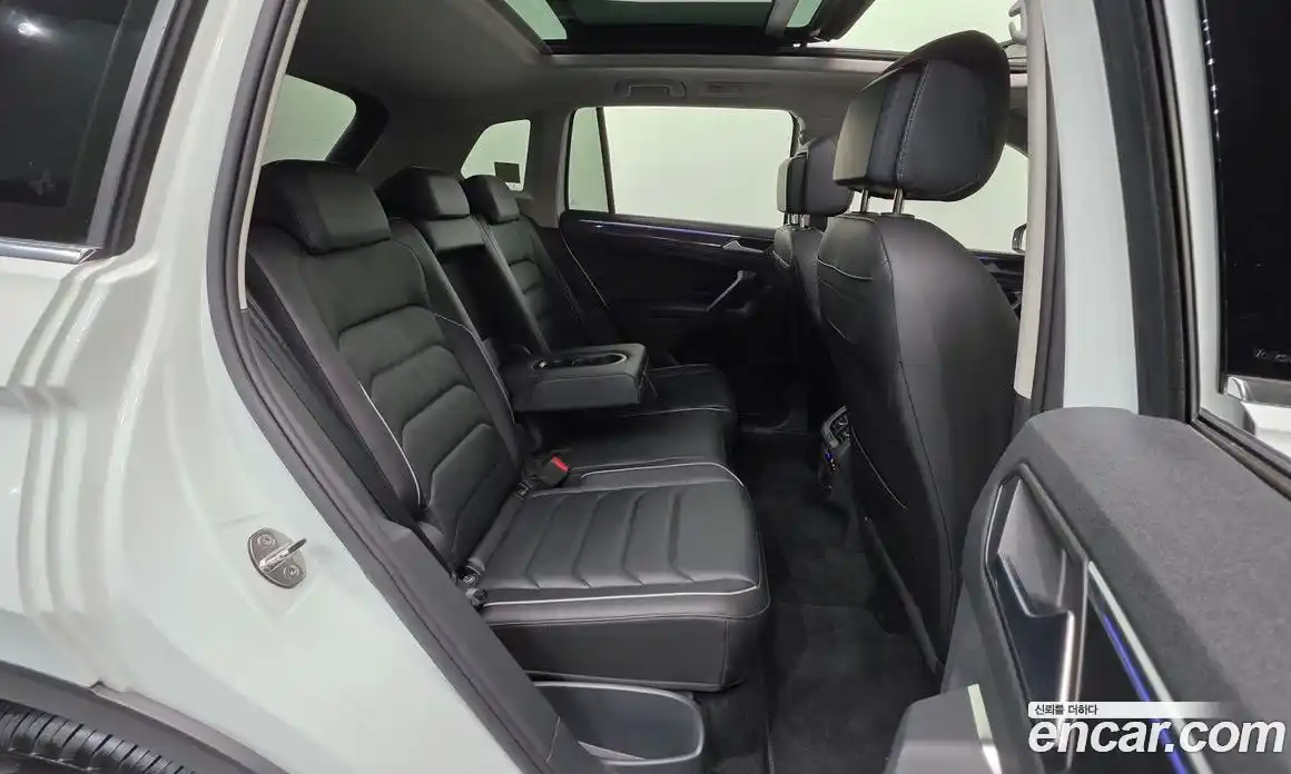 Volkswagen Tiguan 2023 2.0 Автомат в Москве № 198995, фото 19